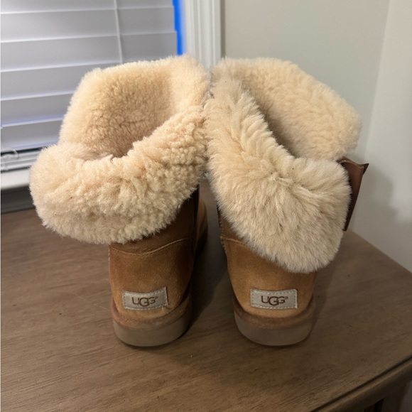 Tan Ugg Shearling Boots - Picture 4 of 7